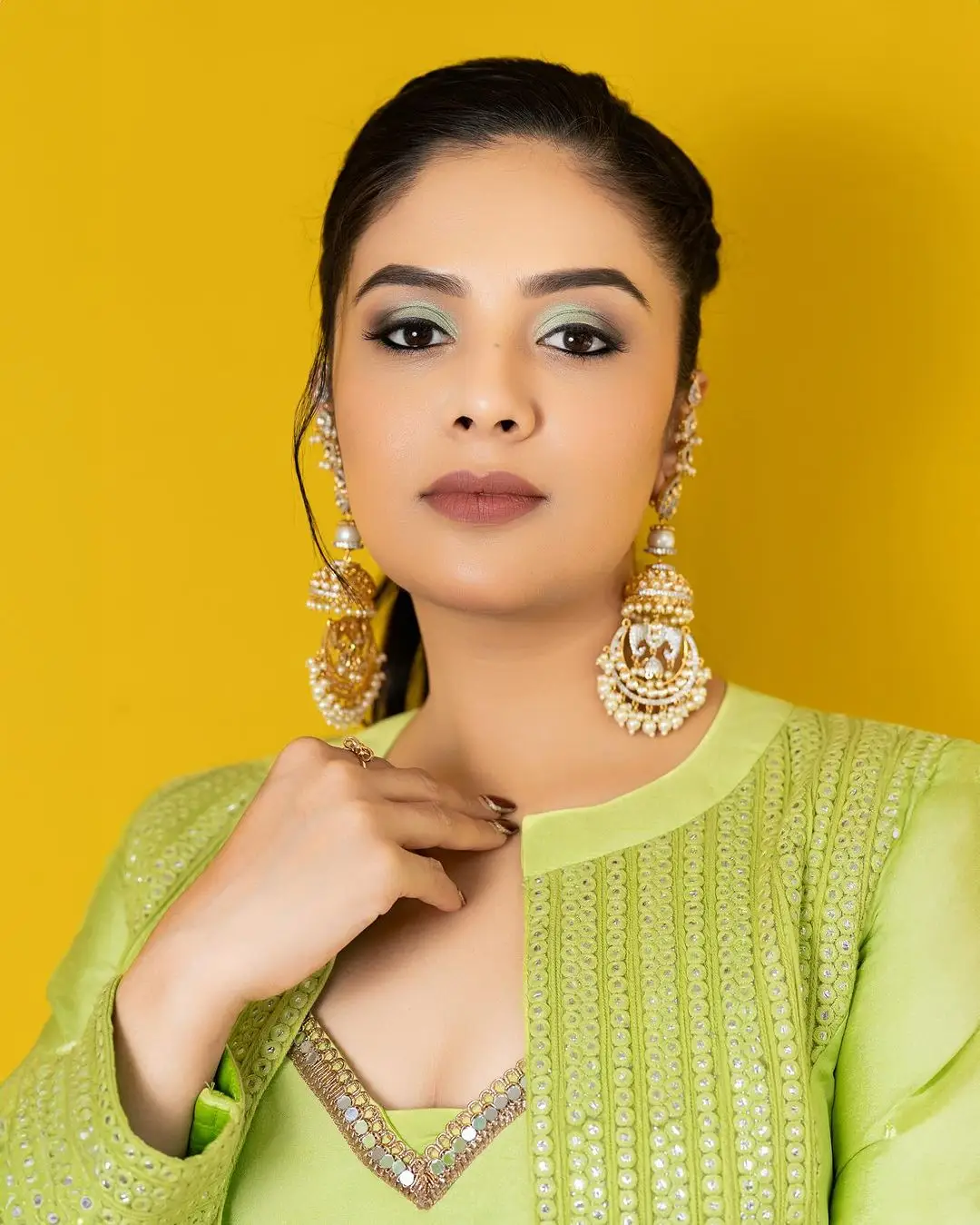 Gemini TV Actress Sreemukhi in Green Lehenga Choli